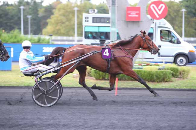 Photo d'arrivée de la course pmu PRIX DE MONTIER-EN-DER à PARIS-VINCENNES le Samedi 11 septembre 2021