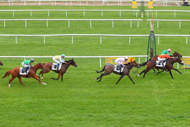 Photo d'arrivée de la course pmu PRIX DE LA GROTTE AUX CRISTAUX à FONTAINEBLEAU le Lundi 20 septembre 2021