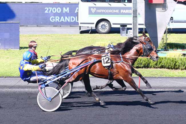 Photo d'arrivée de la course pmu PRIX BERNARD LE QUELLEC à PARIS-VINCENNES le Jeudi 23 septembre 2021