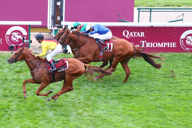 Photo d'arrivée de la course pmu QATAR PRIX DE L'ARC DE TRIOMPHE à LONGCHAMP le Dimanche 3 octobre 2021