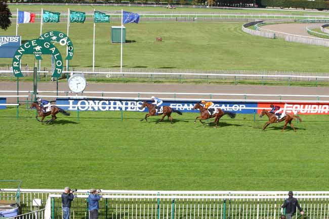 Photo d'arrivée de la course pmu PRIX DU TEMPLE DE VENUS à CHANTILLY le Mardi 5 octobre 2021