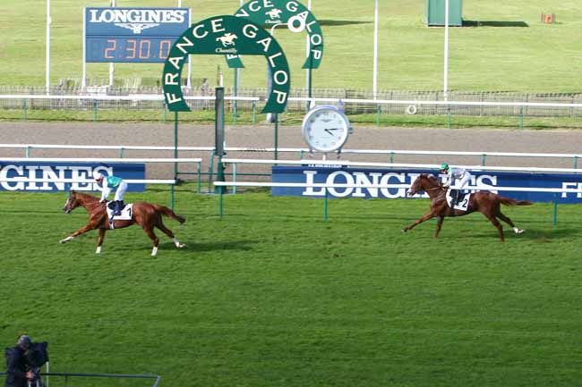 Photo d'arrivée de la course pmu PRIX DE MOURS à CHANTILLY le Mardi 5 octobre 2021
