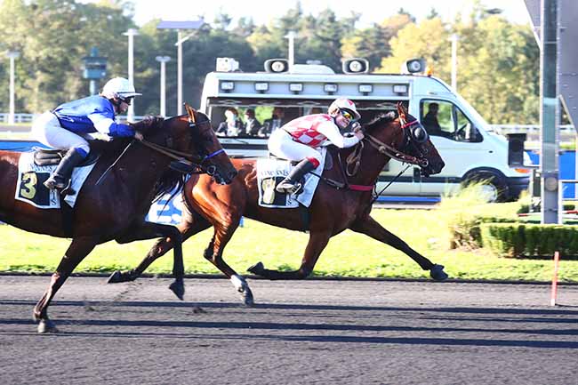 Photo d'arrivée de la course pmu PRIX JEAN MARY à PARIS-VINCENNES le Mardi 5 octobre 2021