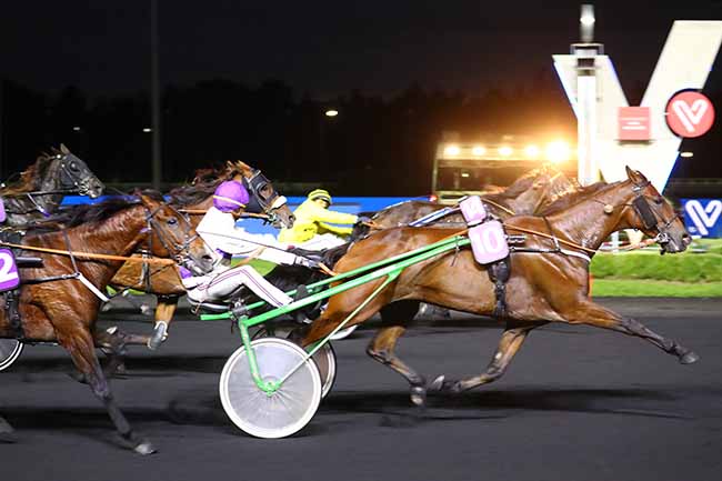 Photo d'arrivée de la course pmu PRIX DE GUINGAMP à PARIS-VINCENNES le Mardi 5 octobre 2021