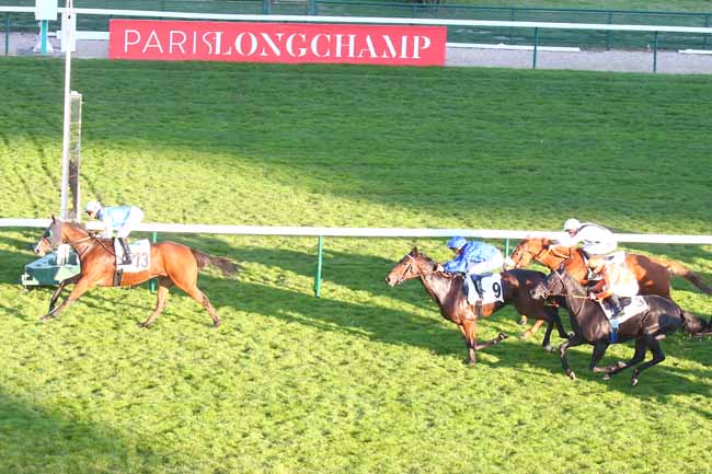 Photo d'arrivée de la course pmu PRIX DE LA CHAUSSEE à LONGCHAMP le Jeudi 14 octobre 2021