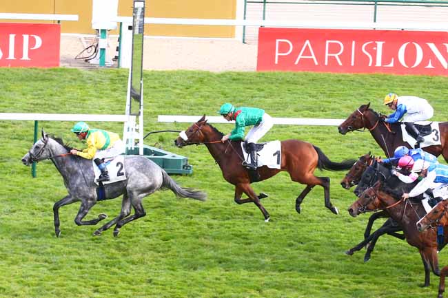 Photo d'arrivée de la course pmu PRIX CASIMIR DELAMARRE - FONDS EUROPEEN DE L'ELEVAGE à LONGCHAMP le Dimanche 17 octobre 2021