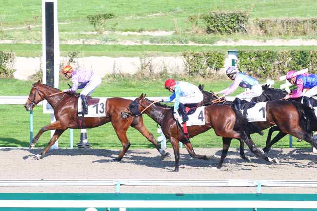 Photo d'arrivée de la course pmu PRIX DE LA FORET D'EAWY à DEAUVILLE le Mardi 19 octobre 2021