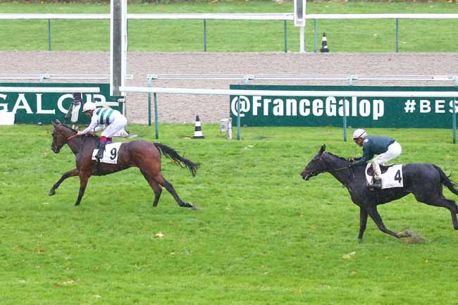 Photo d'arrivée de la course pmu PRIX DE HOTOT-EN-AUGE à DEAUVILLE le Jeudi 21 octobre 2021