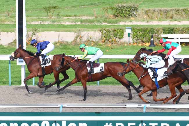 Photo d'arrivée de la course pmu PRIX DE LA FORET DE BROTONNE à DEAUVILLE le Jeudi 21 octobre 2021