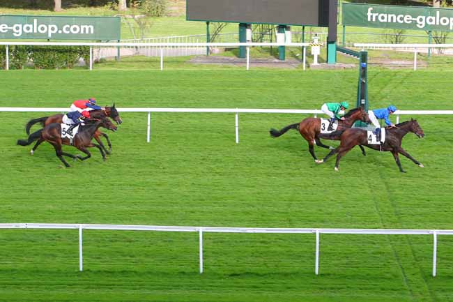 Photo d'arrivée de la course pmu PRIX PERTH à SAINT CLOUD le Samedi 23 octobre 2021