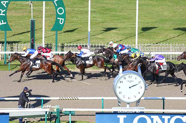 Photo d'arrivée de la course pmu PRIX DU PRIEURE DE GRAVILLE à CHANTILLY le Mercredi 27 octobre 2021