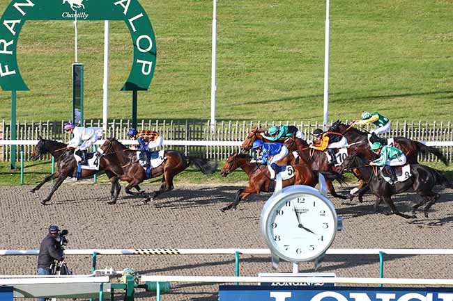 Photo d'arrivée de la course pmu PRIX DU PARC A MOUTONS à CHANTILLY le Mercredi 27 octobre 2021
