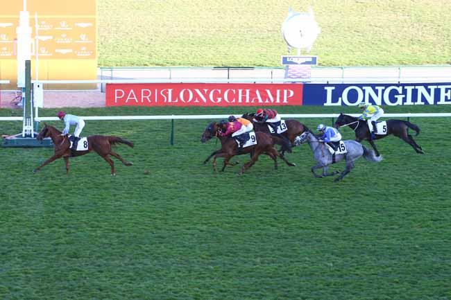Photo d'arrivée de la course pmu PRIX DES ERABLES à LONGCHAMP le Jeudi 28 octobre 2021