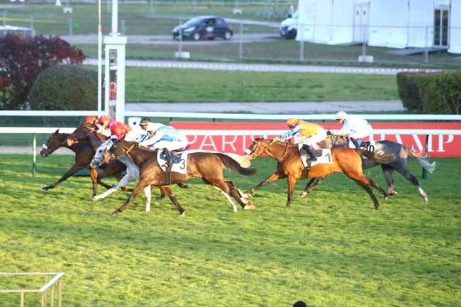 Photo d'arrivée de la course pmu PRIX DE LA VILLE DE PARIS à LONGCHAMP le Jeudi 28 octobre 2021
