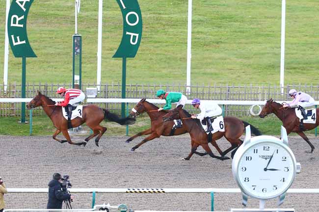Photo d'arrivée de la course pmu PRIX DES DIX CORS à CHANTILLY le Mardi 2 novembre 2021