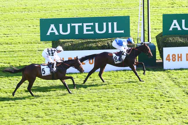 Photo d'arrivée de la course pmu PRIX COQ GAULOIS à AUTEUIL le Samedi 6 novembre 2021