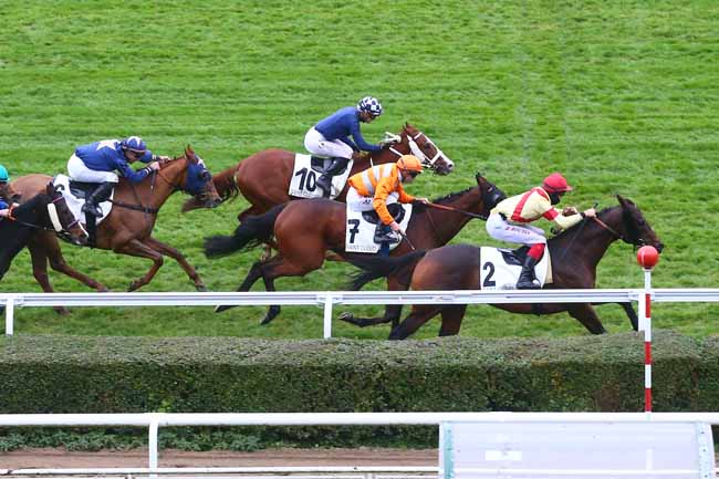 Photo d'arrivée de la course pmu PRIX DE LA FRETTE à SAINT CLOUD le Mardi 16 novembre 2021
