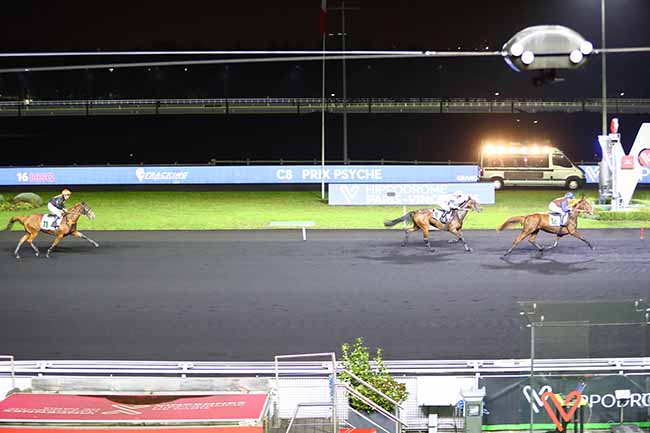 Photo d'arrivée de la course pmu PRIX PSYCHE à PARIS-VINCENNES le Mardi 16 novembre 2021