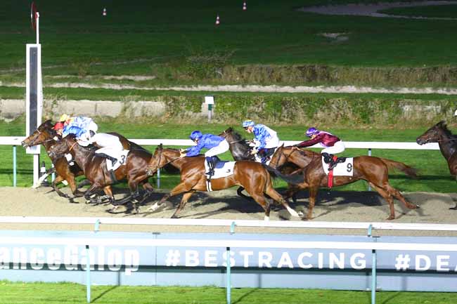 Photo d'arrivée de la course pmu PRIX DE LIANGER à DEAUVILLE le Mercredi 17 novembre 2021