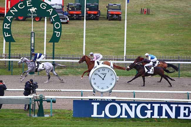 Photo d'arrivée de la course pmu PRIX DE LA GRANDE FOLIE à CHANTILLY le Vendredi 19 novembre 2021