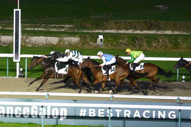 Photo d'arrivée de la course pmu PRIX DU BESSIN à DEAUVILLE le Mardi 23 novembre 2021