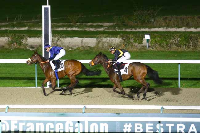 Photo d'arrivée de la course pmu PRIX DE LA MISE EN SCENE à DEAUVILLE le Mardi 23 novembre 2021