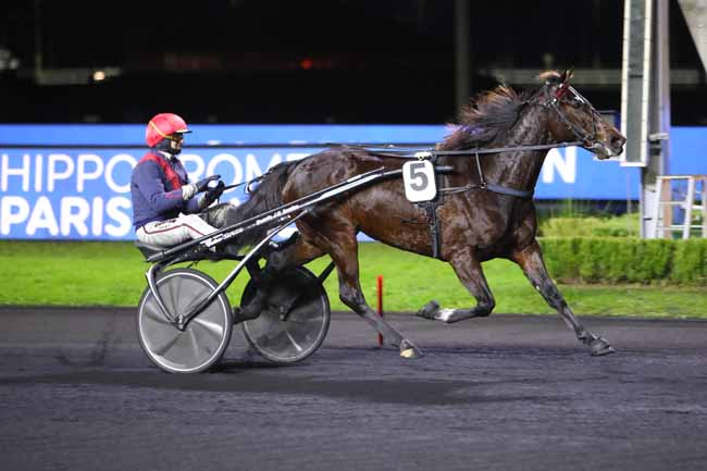 Photo d'arrivée de la course pmu PRIX TRITON à PARIS-VINCENNES le Vendredi 26 novembre 2021