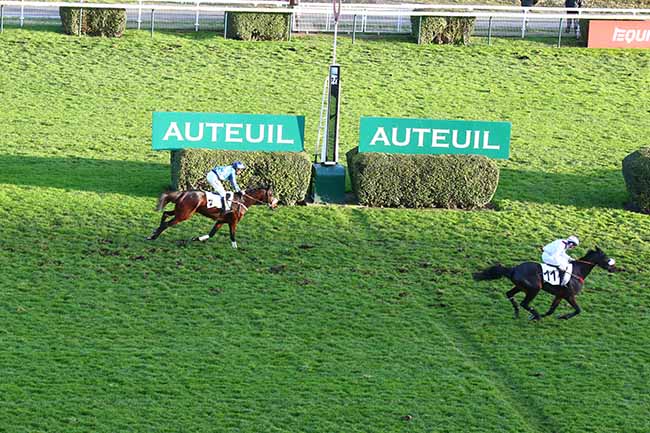 Photo d'arrivée de la course pmu PRIX MORGEX à AUTEUIL le Dimanche 28 novembre 2021