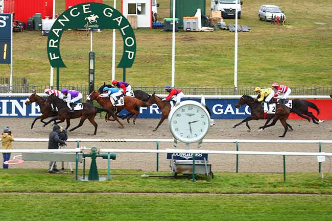Photo d'arrivée de la course pmu PRIX MAGDELENE à CHANTILLY le Mardi 7 décembre 2021