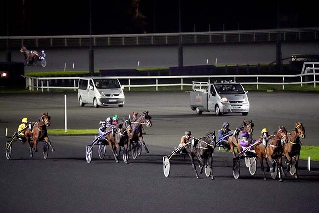 Photo d'arrivée de la course pmu PRIX PHILIA à PARIS-VINCENNES le Mardi 7 décembre 2021