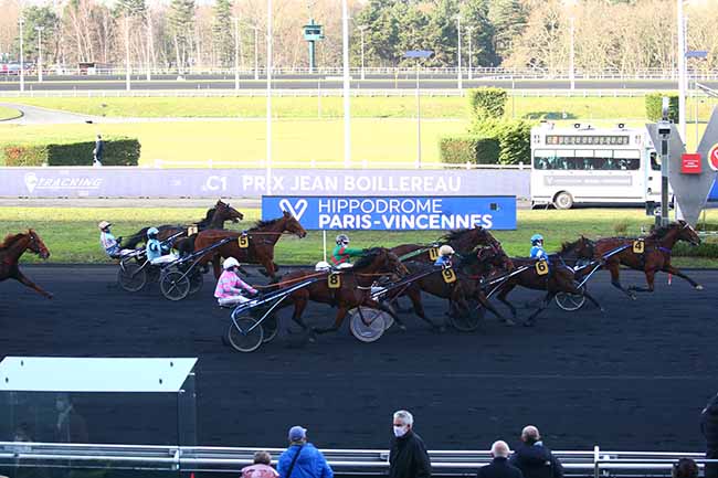 Photo d'arrivée de la course pmu PRIX JEAN BOILLEREAU à PARIS-VINCENNES le Jeudi 9 décembre 2021
