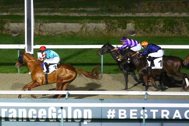 Photo d'arrivée de la course pmu PRIX DU CHANTIER NAVAL à DEAUVILLE le Samedi 11 décembre 2021