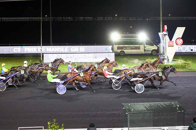 Photo d'arrivée de la course pmu PRIX DE MANSLE à PARIS-VINCENNES le Dimanche 12 décembre 2021