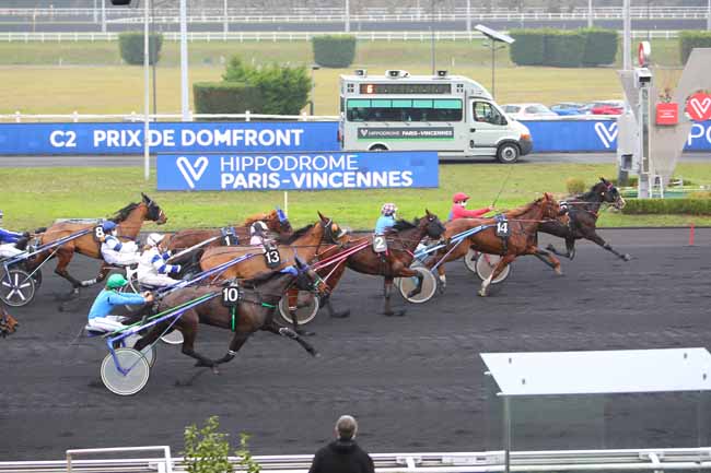 Photo d'arrivée de la course pmu PRIX DE DOMFRONT à PARIS-VINCENNES le Mardi 14 décembre 2021