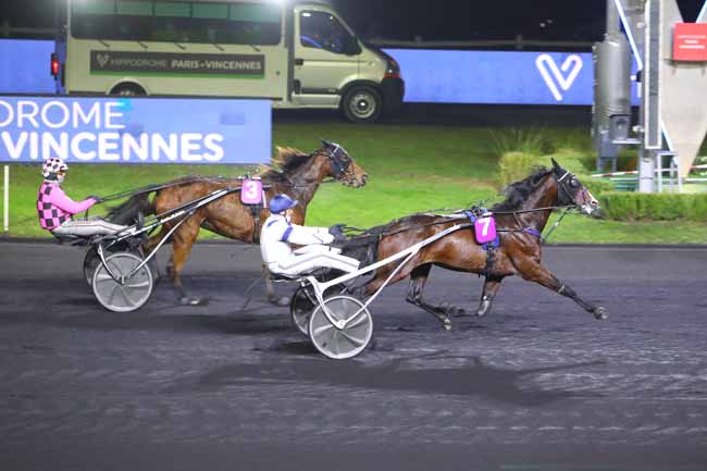 Photo d'arrivée de la course pmu PRIX DE LUXE à PARIS-VINCENNES le Mardi 14 décembre 2021
