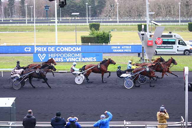 Photo d'arrivée de la course pmu PRIX DE CONDOM à PARIS-VINCENNES le Mercredi 15 décembre 2021