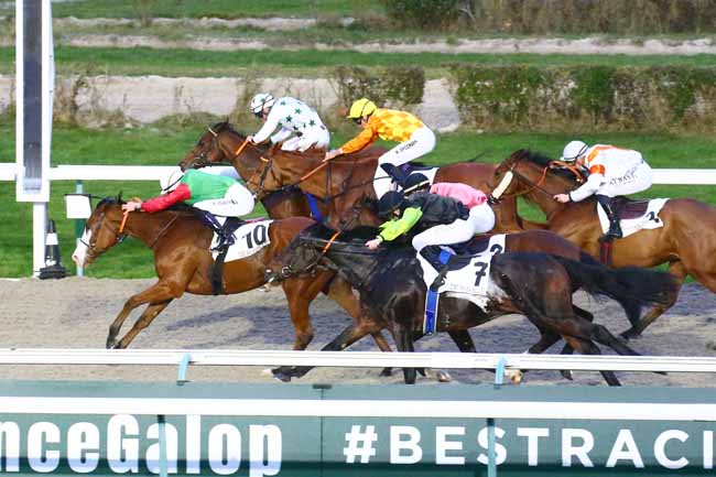 Photo d'arrivée de la course pmu PRIX ARCANGUES à DEAUVILLE le Jeudi 16 décembre 2021