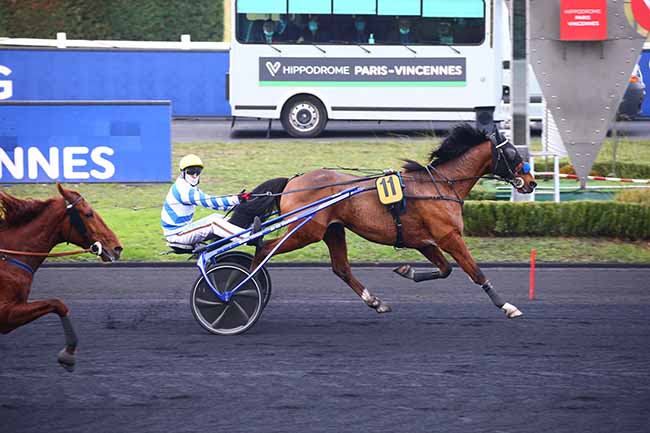 Photo d'arrivée de la course pmu PRIX DE TOURCOING à PARIS-VINCENNES le Vendredi 17 décembre 2021