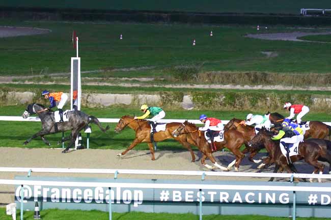 Photo d'arrivée de la course pmu PRIX DE MORICAUD à DEAUVILLE le Vendredi 17 décembre 2021