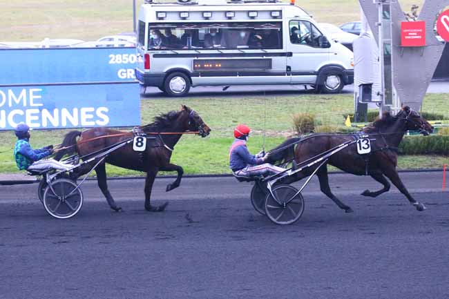 Photo d'arrivée de la course pmu PRIX DE LECTOURE à PARIS-VINCENNES le Samedi 25 décembre 2021