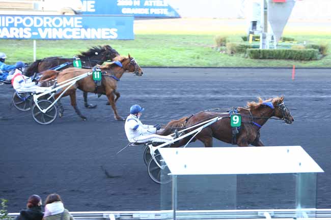 Photo d'arrivée de la course pmu PRIX DE BEAUMONT-DE-LOMAGNE à PARIS-VINCENNES le Vendredi 31 décembre 2021
