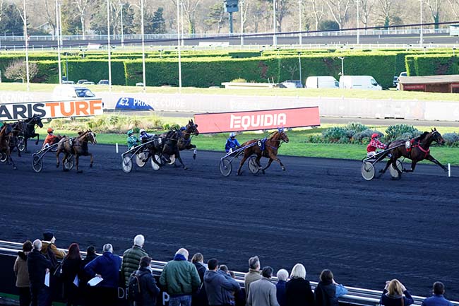 Photo d'arrivée de la course pmu PRIX DE CONDE à PARIS-VINCENNES le Samedi 1 janvier 2022