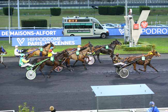 Photo d'arrivée de la course pmu PRIX DE MAISONS-ALFORT à PARIS-VINCENNES le Mardi 4 janvier 2022
