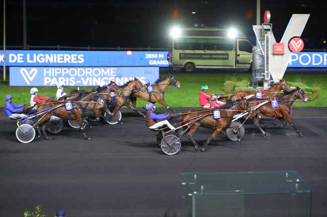 Photo d'arrivée de la course pmu PRIX DE LIGNIERES à PARIS-VINCENNES le Dimanche 9 janvier 2022