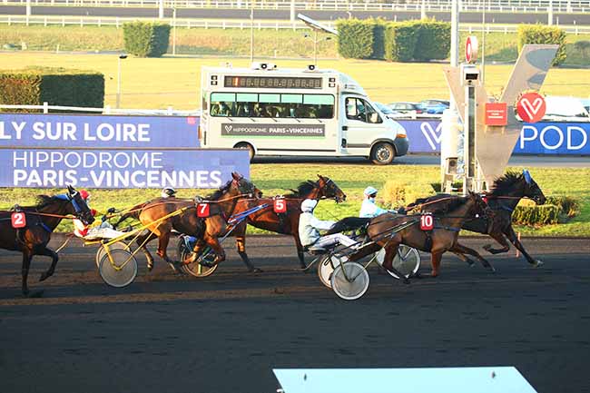 Photo d'arrivée de la course pmu PRIX DE POUILLY-SUR-LOIRE à PARIS-VINCENNES le Mardi 11 janvier 2022