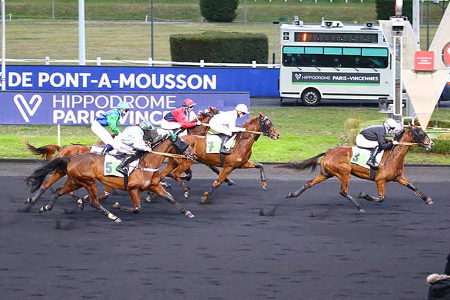 Photo d'arrivée de la course pmu PRIX DE PONT-A-MOUSSON à PARIS-VINCENNES le Jeudi 20 janvier 2022