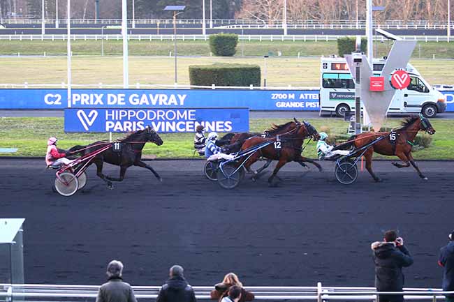 Photo d'arrivée de la course pmu PRIX DE GAVRAY à PARIS-VINCENNES le Vendredi 21 janvier 2022