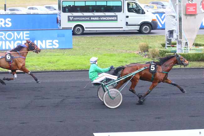 Photo d'arrivée de la course pmu PRIX DU LION D'ANGERS à PARIS-VINCENNES le Dimanche 23 janvier 2022