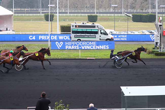 Photo d'arrivée de la course pmu PRIX DE WOLVEGA à PARIS-VINCENNES le Jeudi 27 janvier 2022