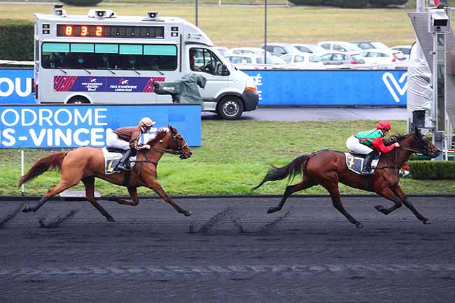 Photo d'arrivée de la course pmu PRIX JAG DE BELLOUET à PARIS-VINCENNES le Samedi 29 janvier 2022